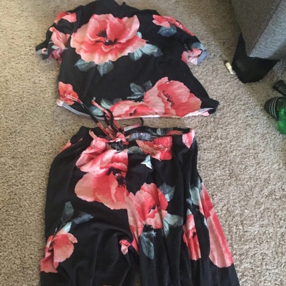 2 suit - Picture 1 of 1